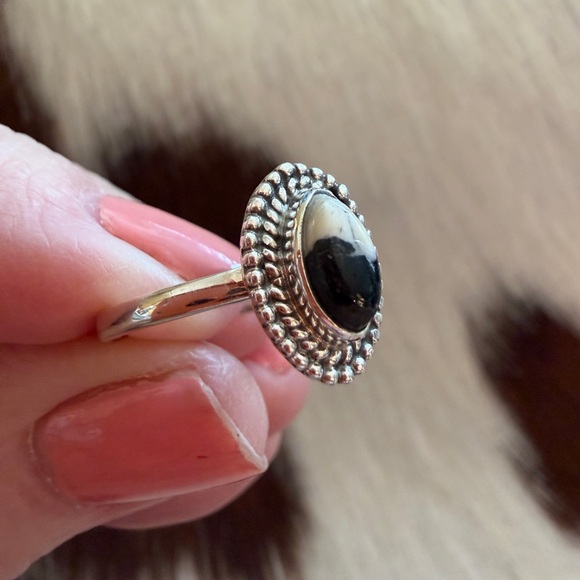 ❤️ White Buffalo Turquoise Oval Sterling Ring Size 7.25 Decorative Navajo Style - Picture 4 of 15
